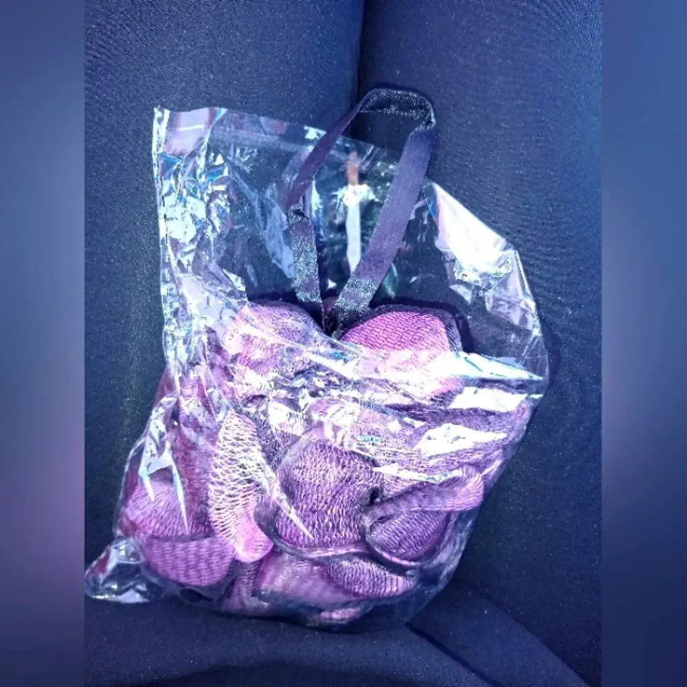 💕$4 Bundled Gray & Black Body Poof